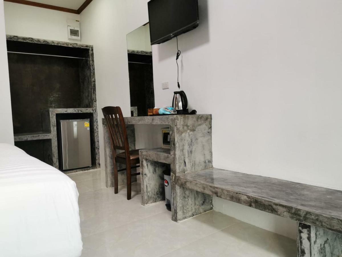 Laila​ Place Hotel Koh Lanta Ngoại thất bức ảnh