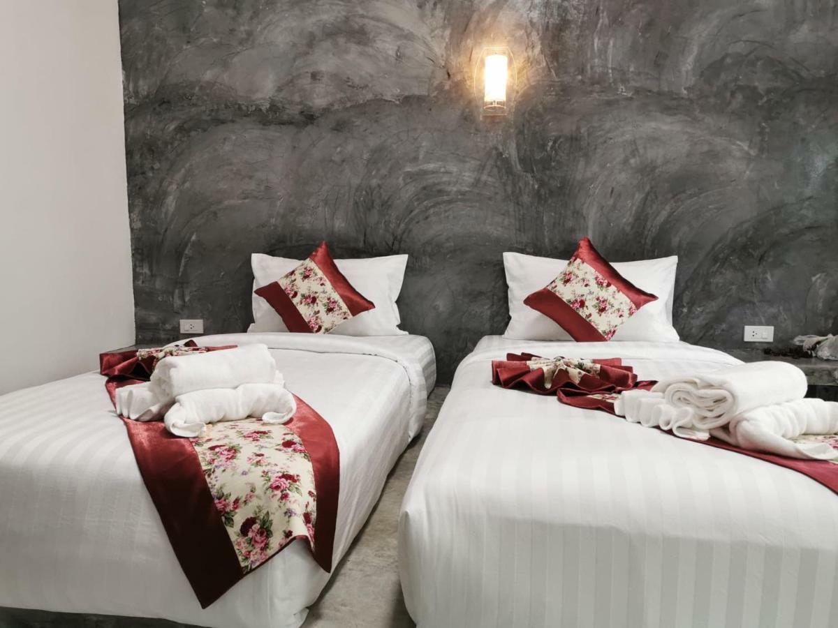 Laila​ Place Hotel Koh Lanta Ngoại thất bức ảnh